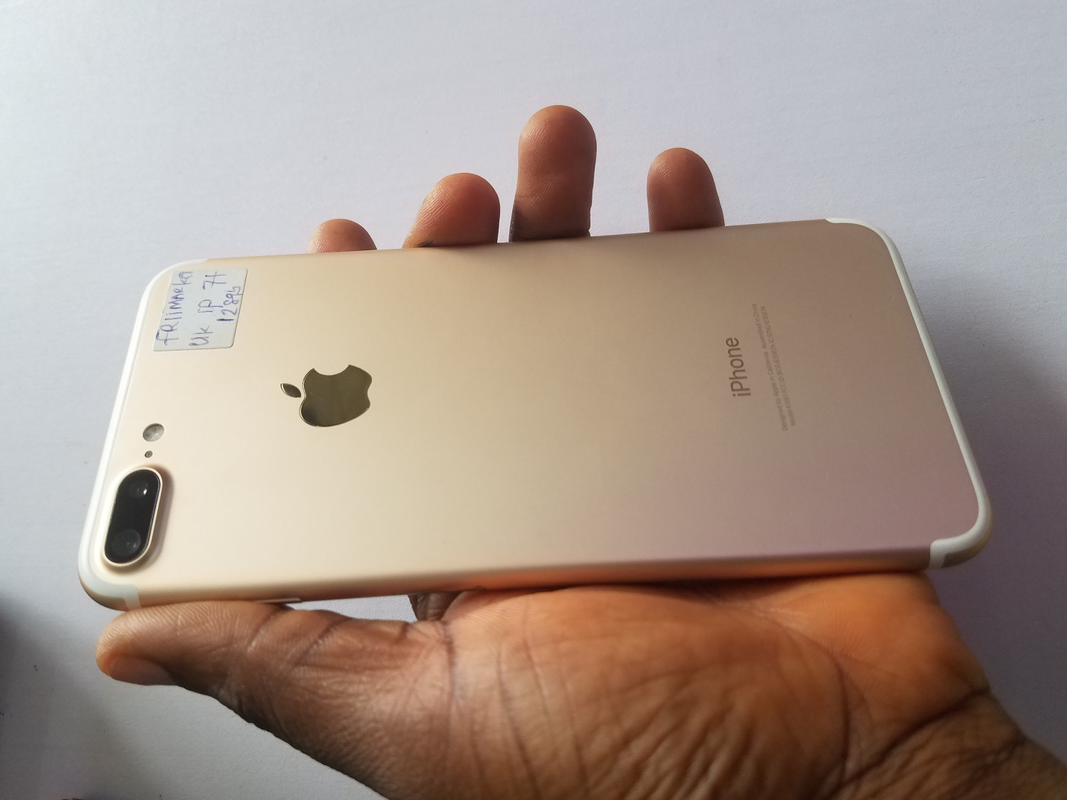 Uk iphone 7plus 128gb