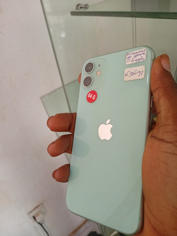 UK USED IPHONE 11 64GB