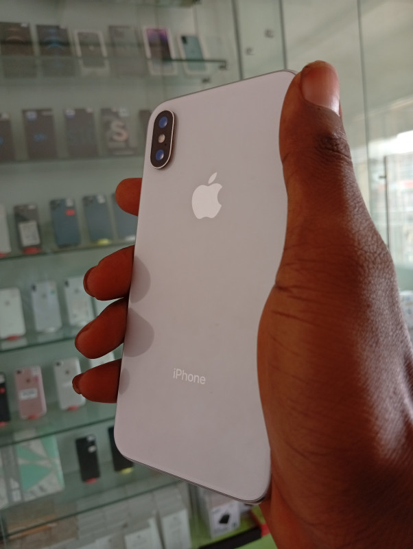 UK USED IPHONE X 64GB