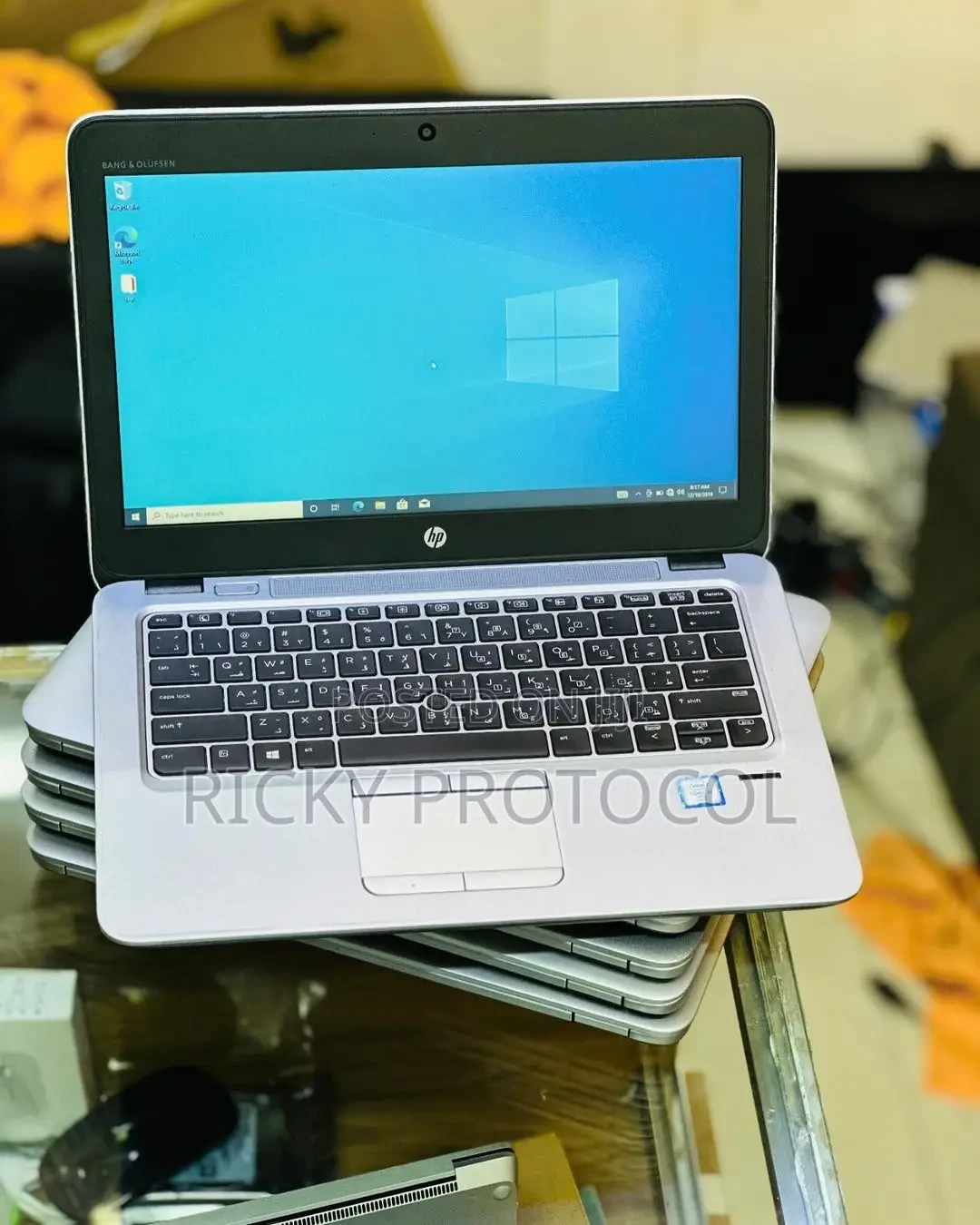 Uk HP 820 G3 i5 8gb/256ssd